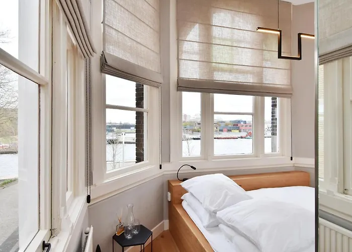 Boutique Havenkantoor 5* האג